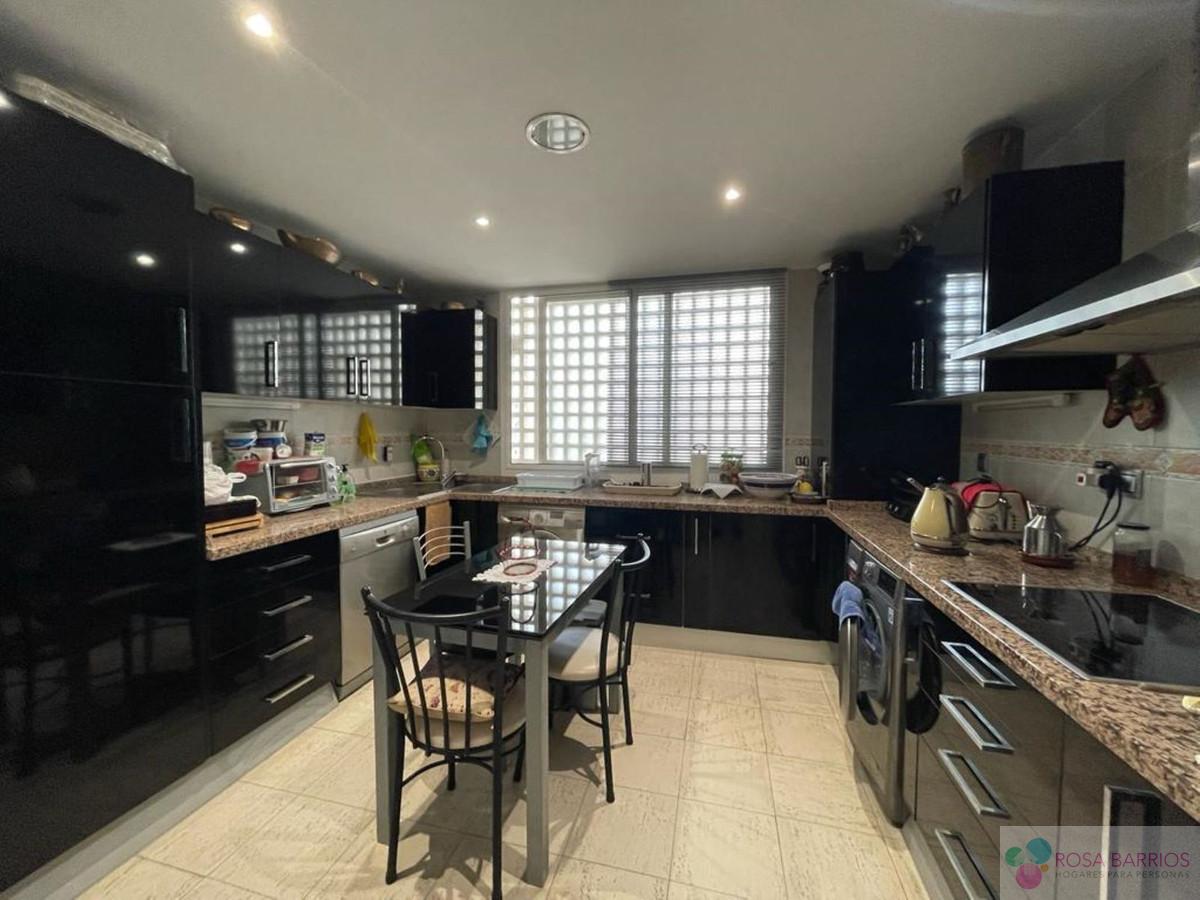 For sale of apartment in Puerto Banús