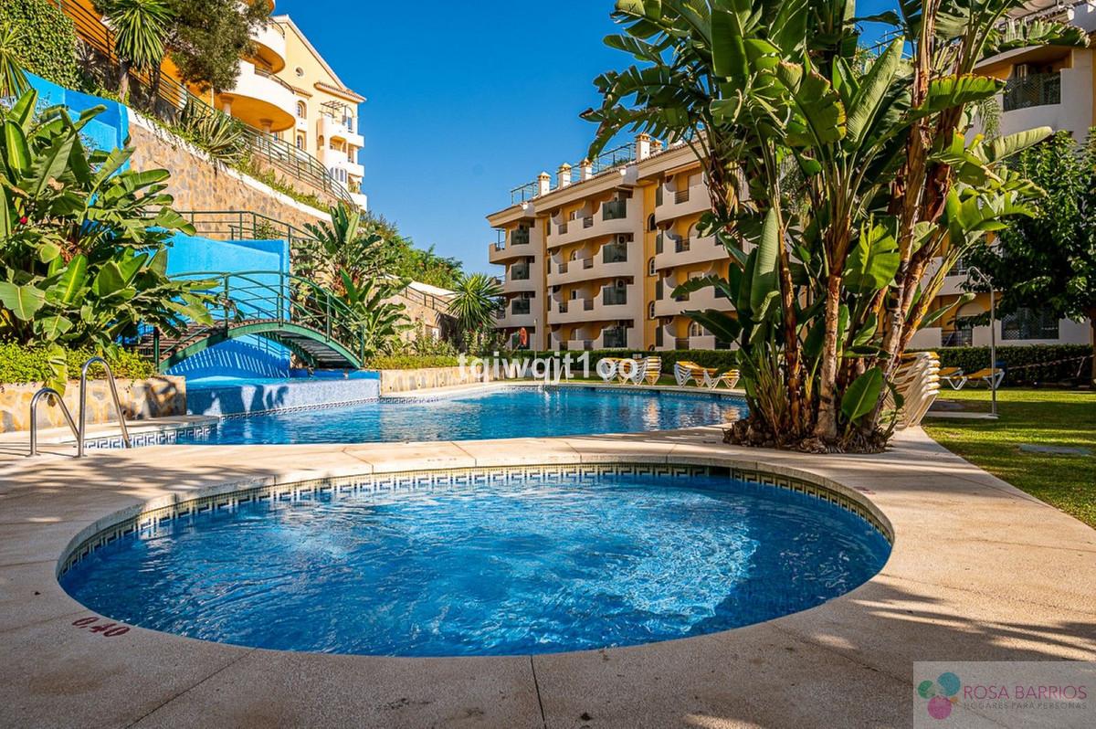 For sale of apartment in Nueva Andalucía