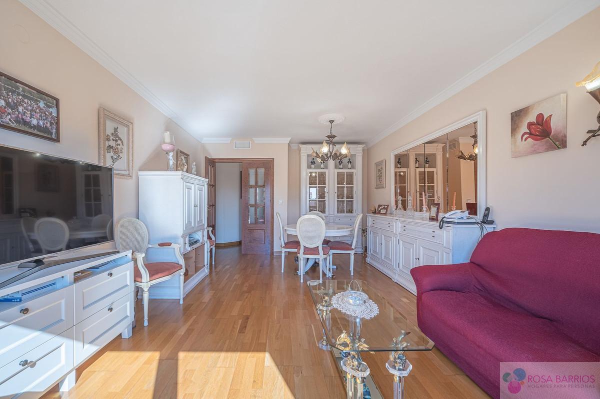 For sale of apartment in Estepona