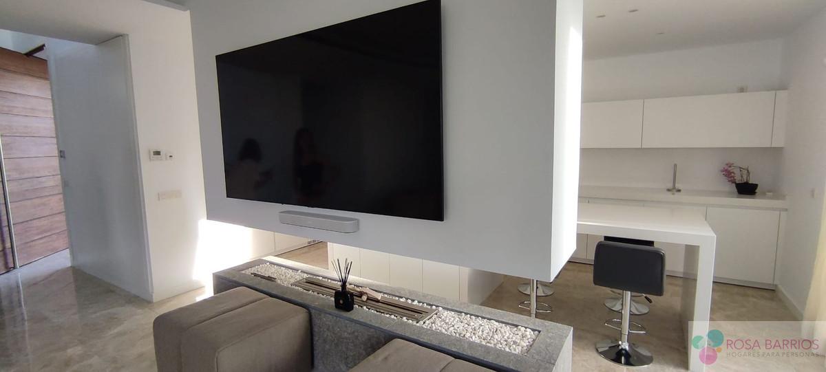 For sale of villa in Estepona