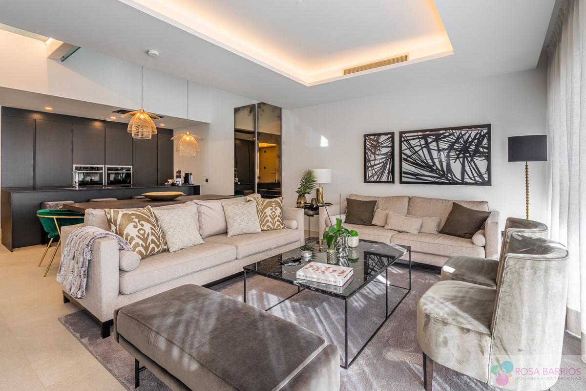 For sale of villa in Estepona