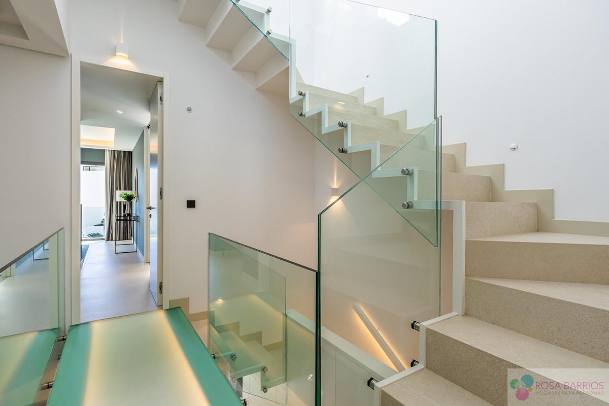 For sale of villa in Estepona