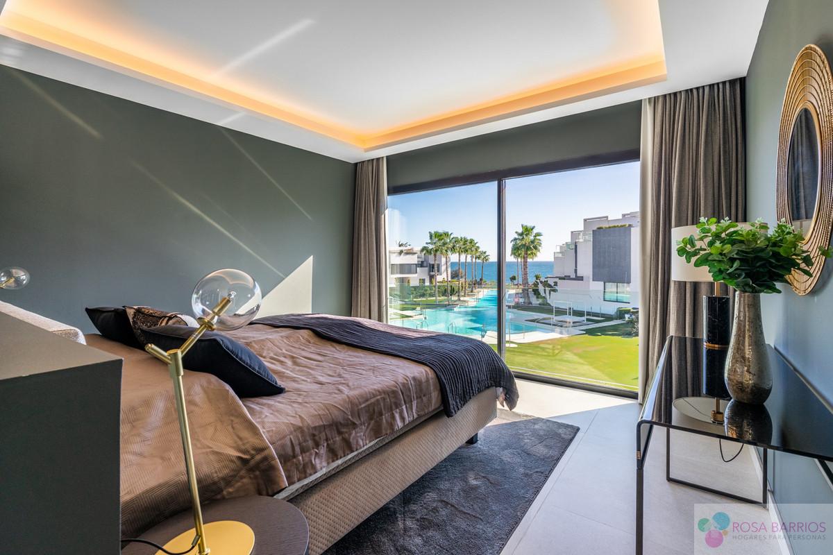 For sale of villa in Estepona