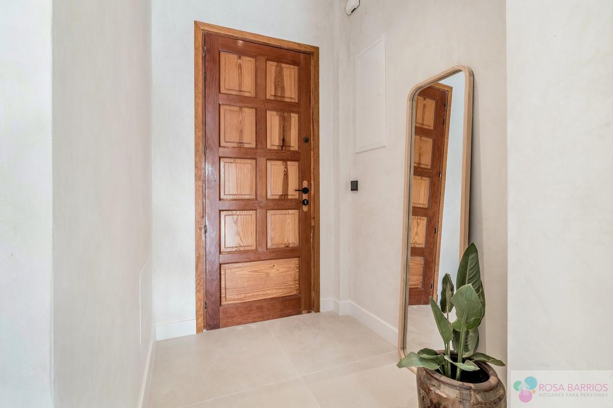 For sale of penthouse in Nueva Andalucía