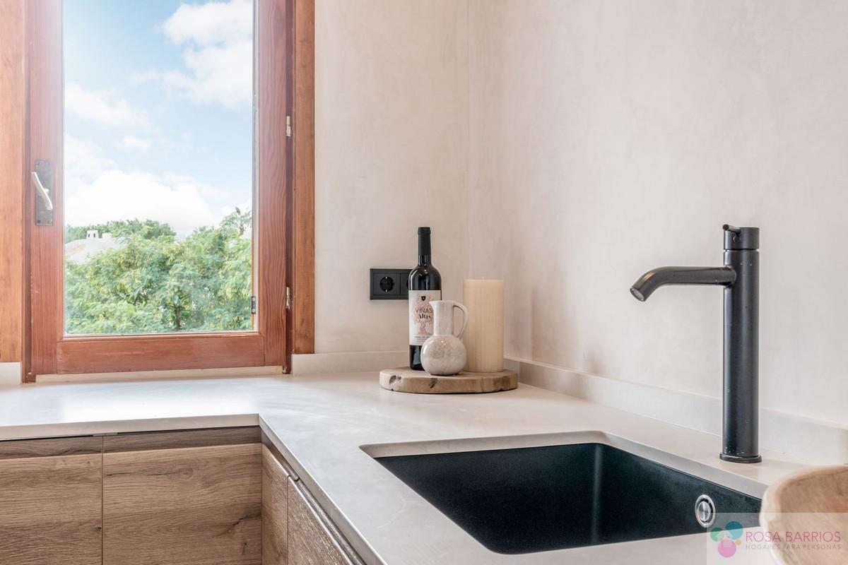 For sale of penthouse in Nueva Andalucía