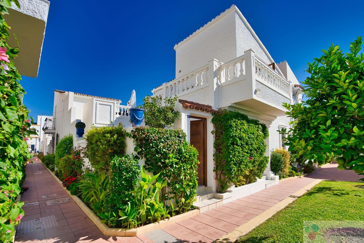 For sale of villa in Estepona