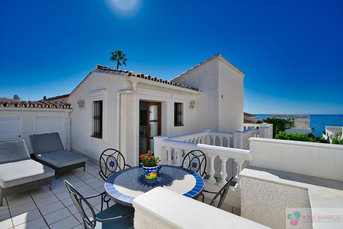 For sale of villa in Estepona