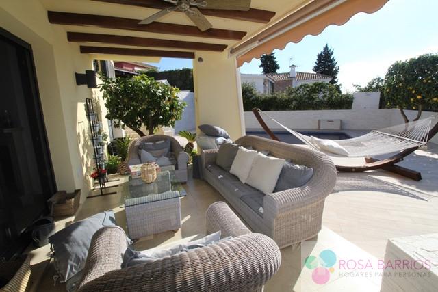 Venta de villa en Nueva Andalucía