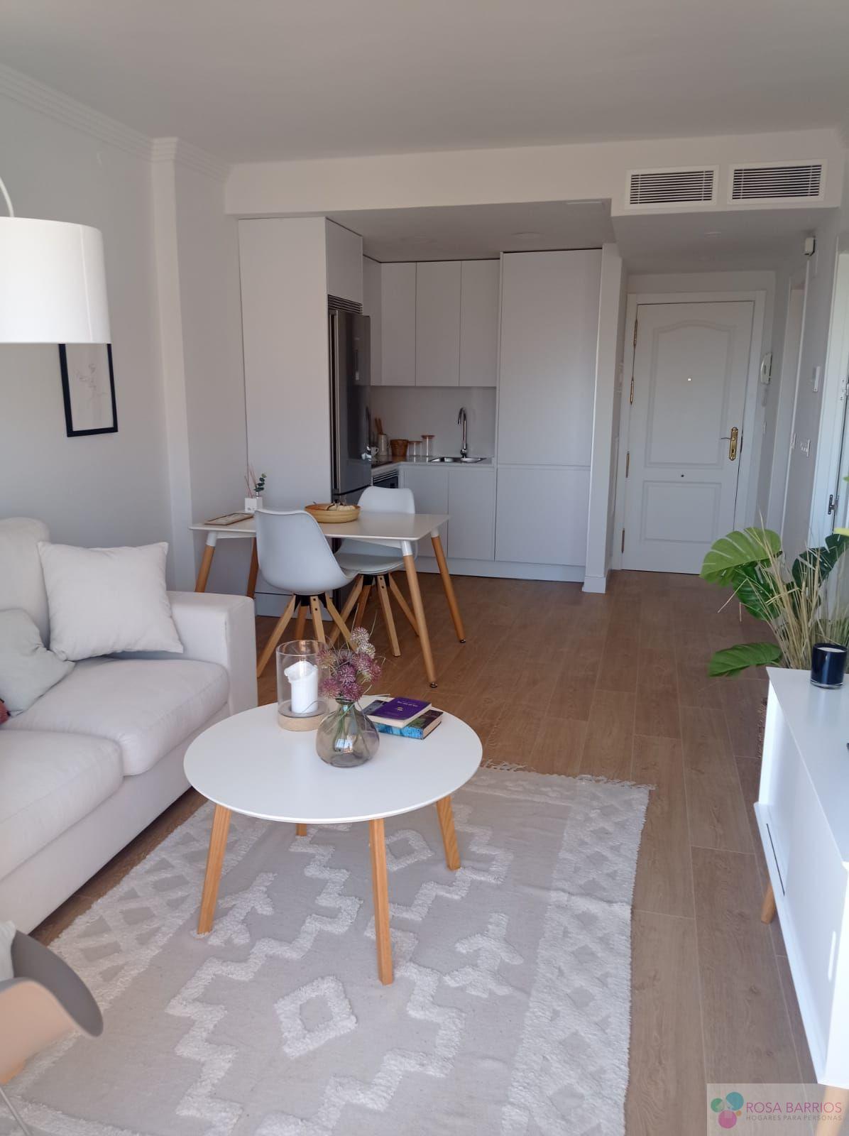 For sale of apartment in Nueva Andalucía