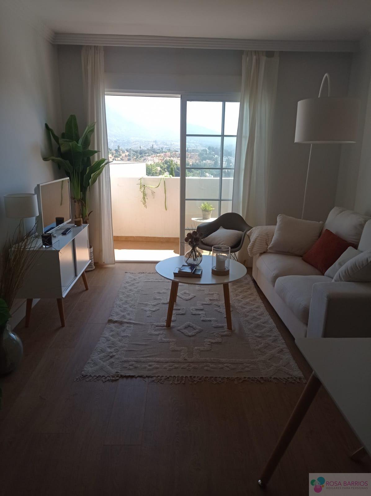 For sale of apartment in Nueva Andalucía