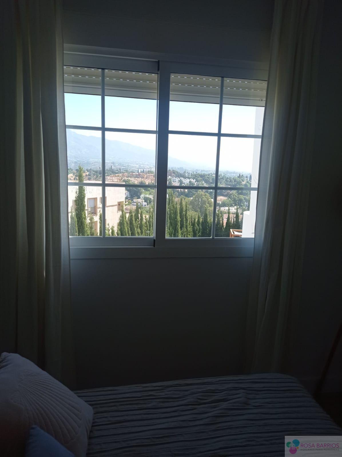 For sale of apartment in Nueva Andalucía