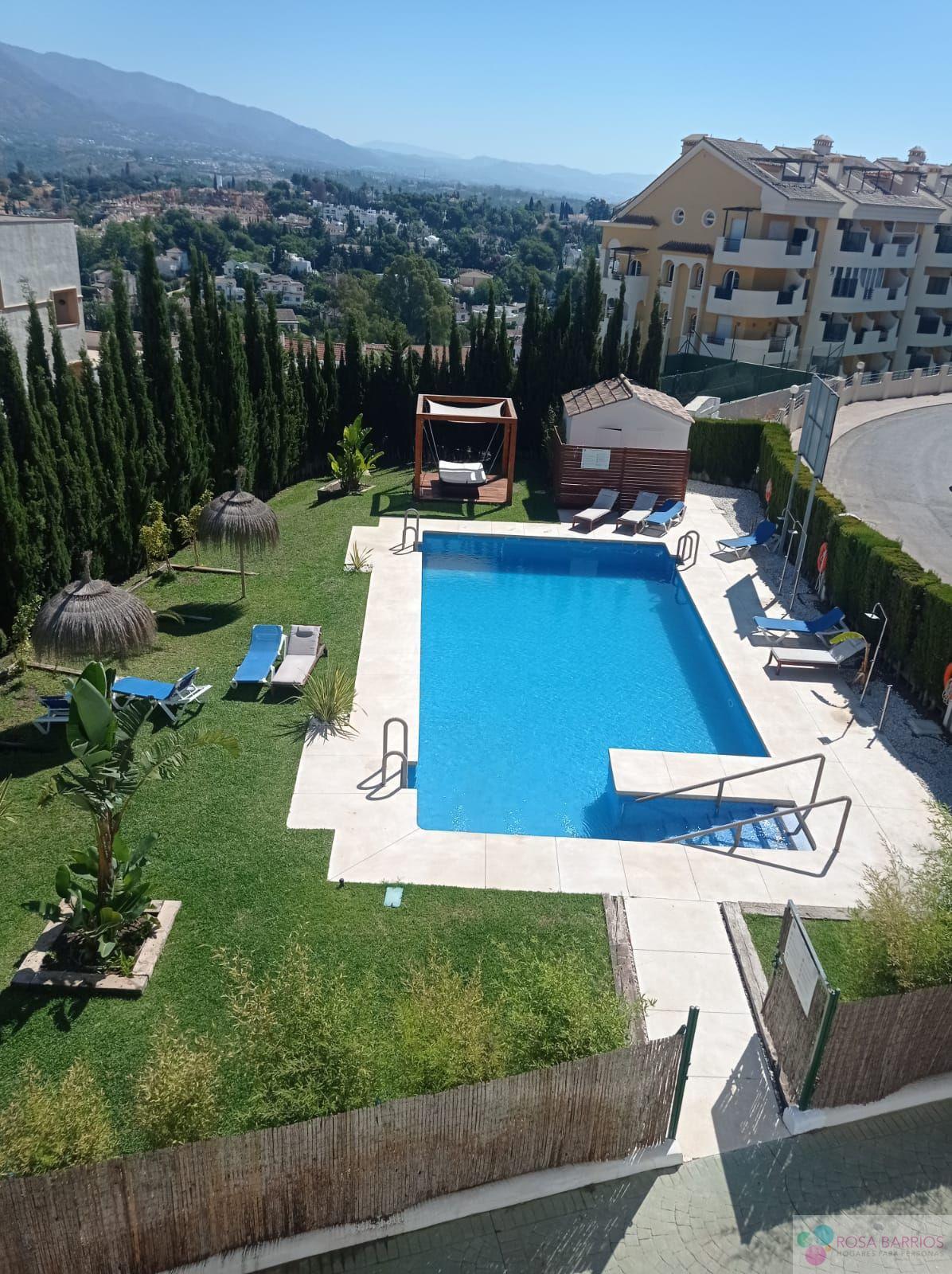 For sale of apartment in Nueva Andalucía