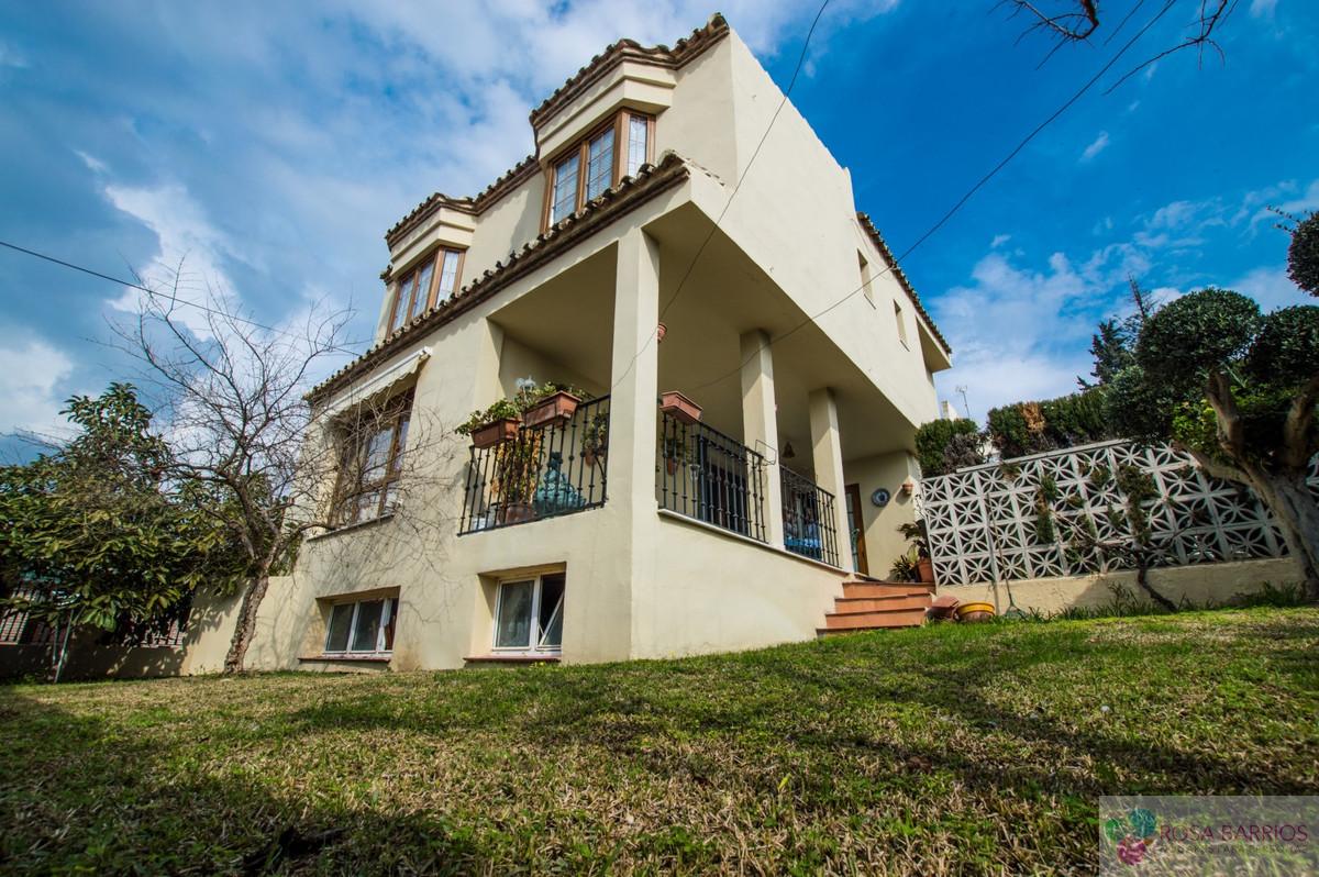 Venta de villa en Nueva Andalucía