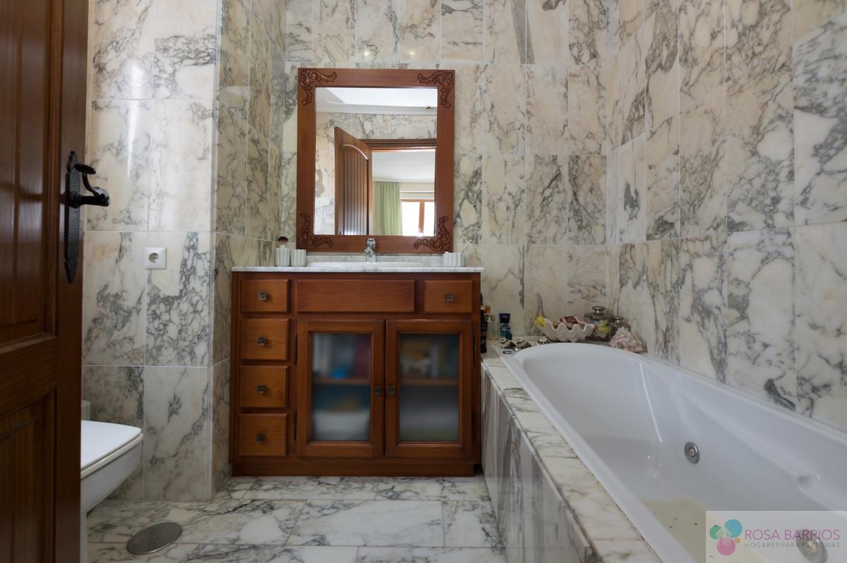 Venta de villa en Nueva Andalucía