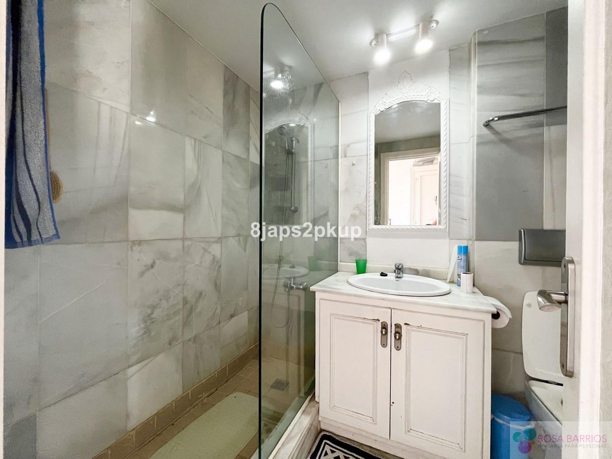 For sale of penthouse in Estepona
