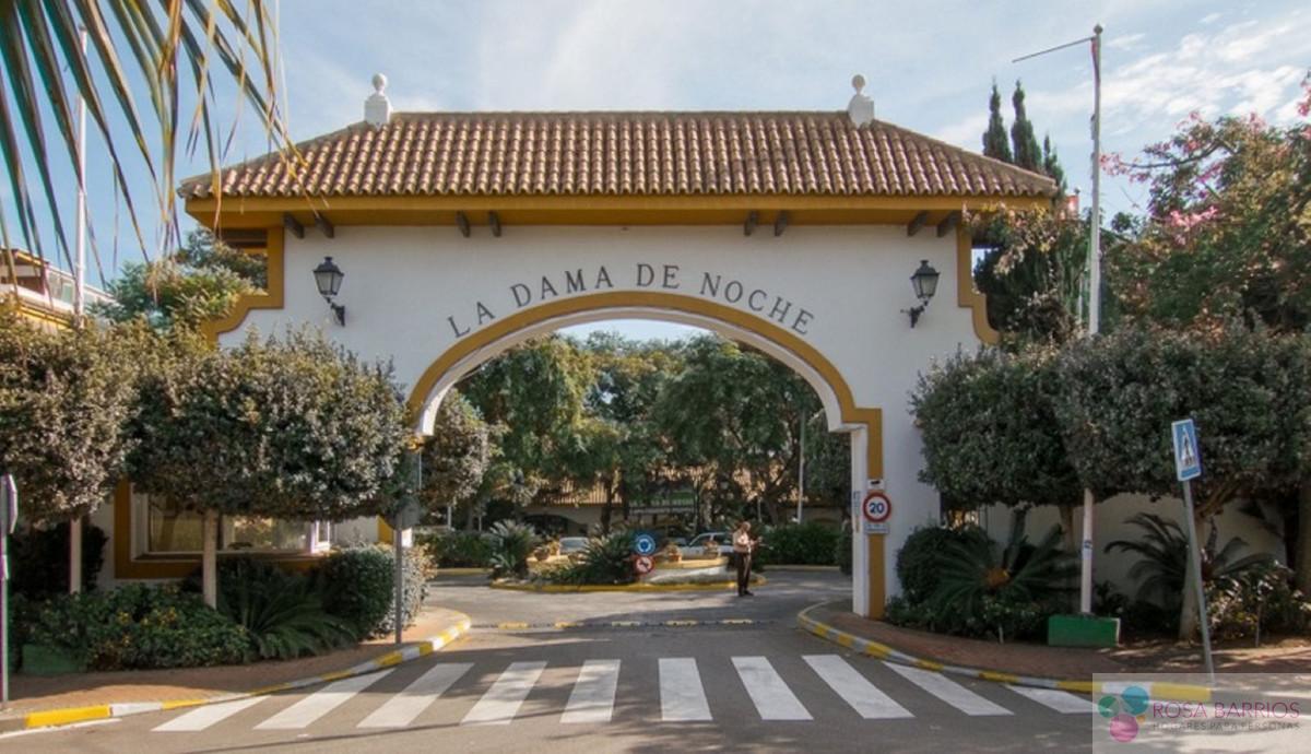 For sale of apartment in Puerto Banús