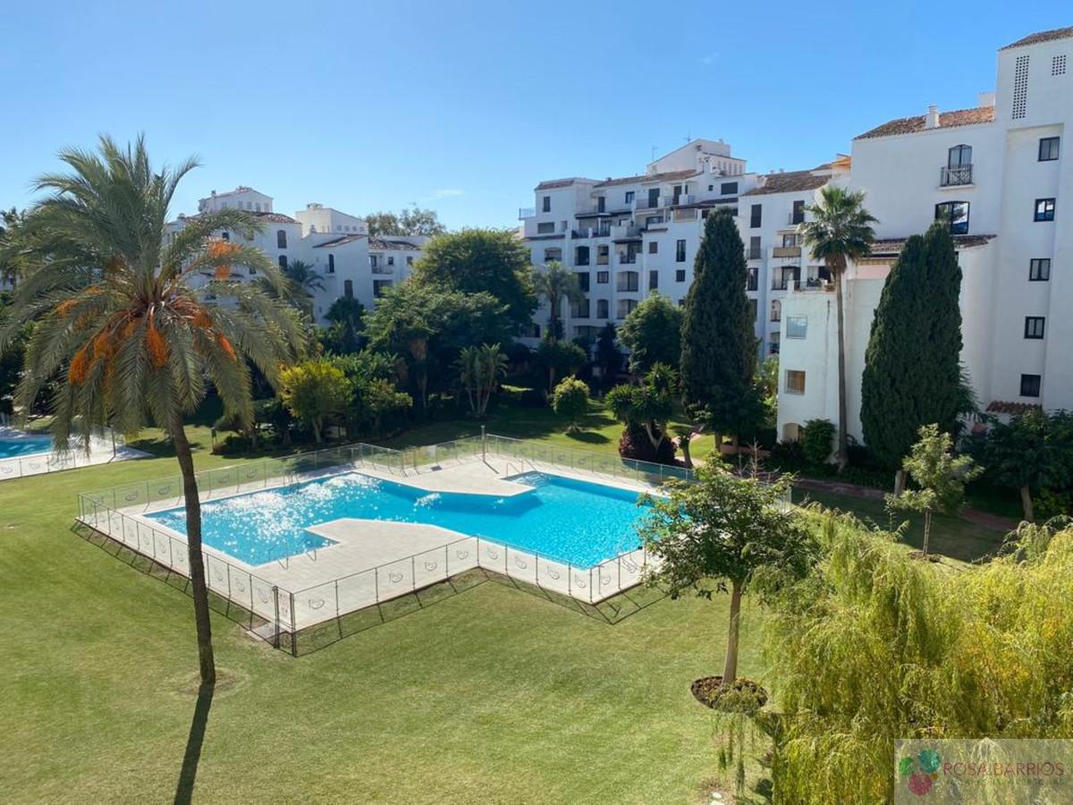 For sale of apartment in Puerto Banús