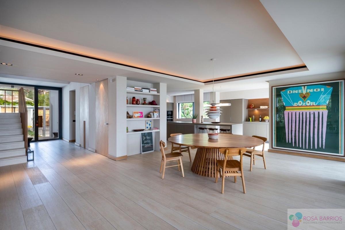 For sale of villa in Nueva Andalucía
