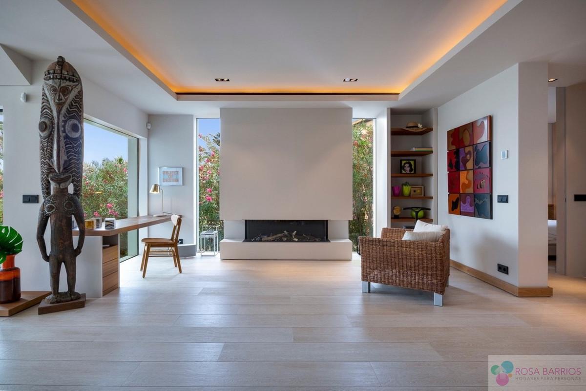 For sale of villa in Nueva Andalucía