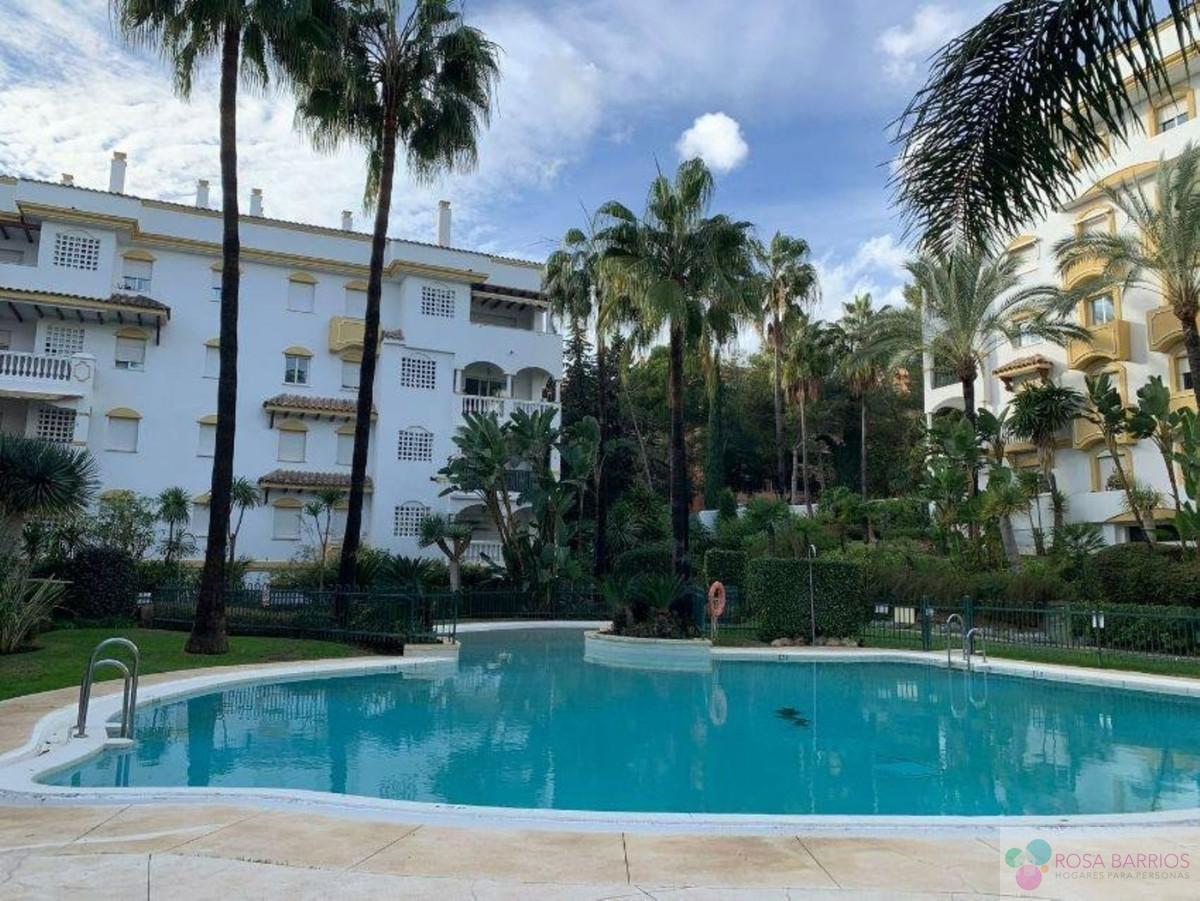 For sale of penthouse in Marbella