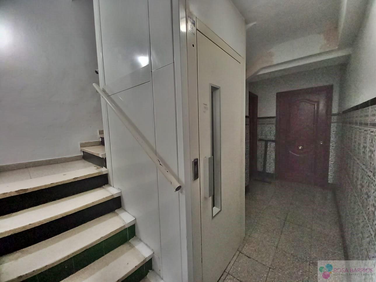 For sale of flat in San Pedro de Alcántara