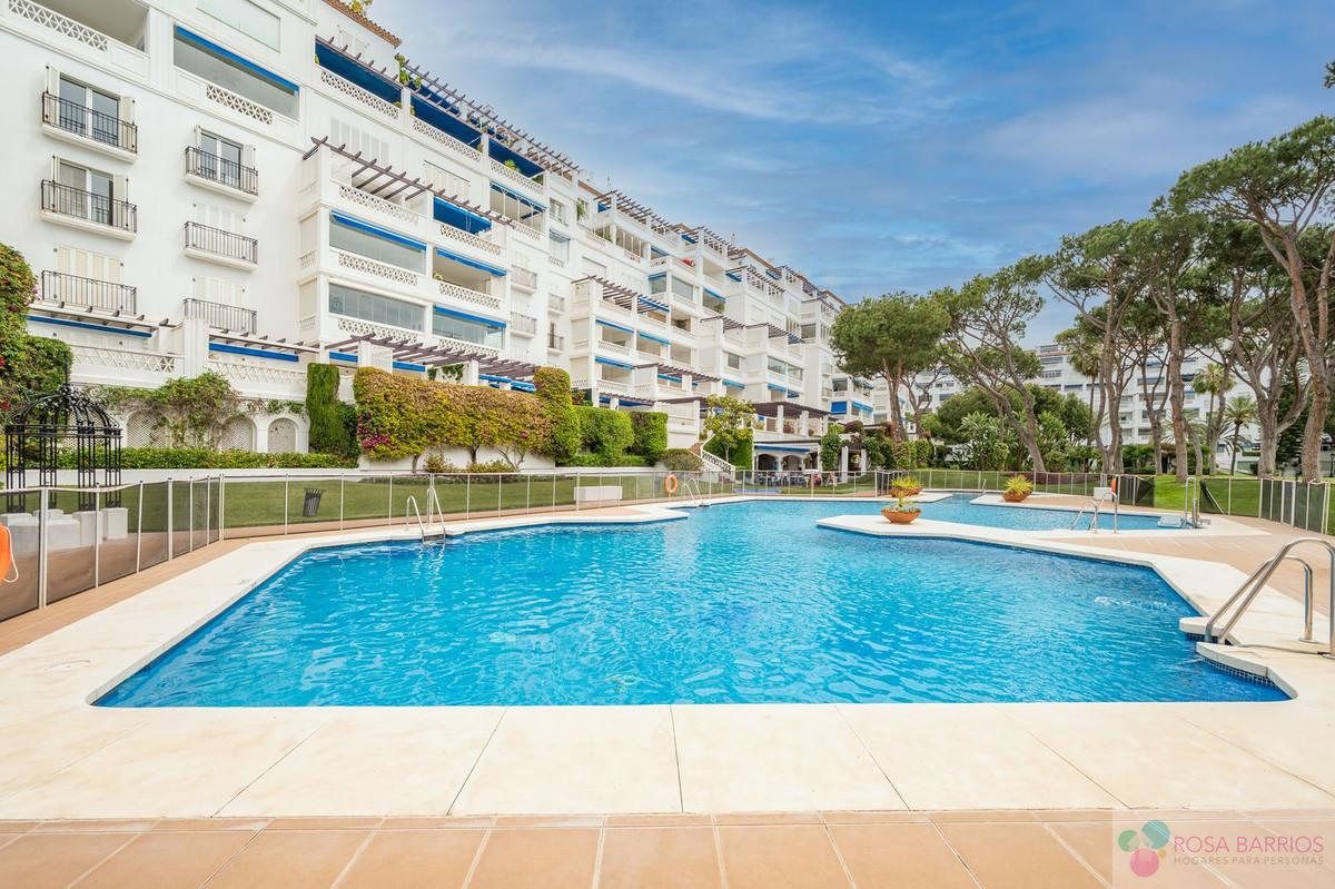 For sale of apartment in Puerto Banús
