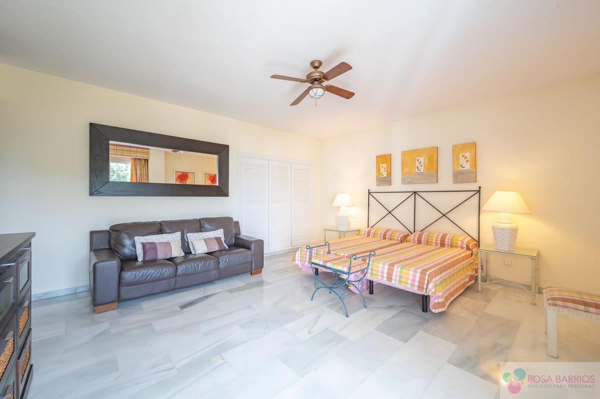 For sale of apartment in Puerto Banús