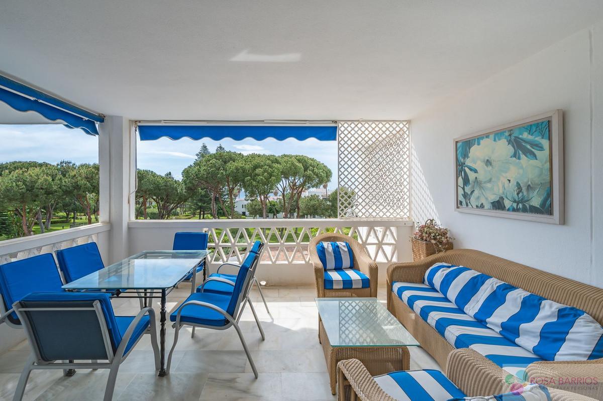 For sale of apartment in Puerto Banús
