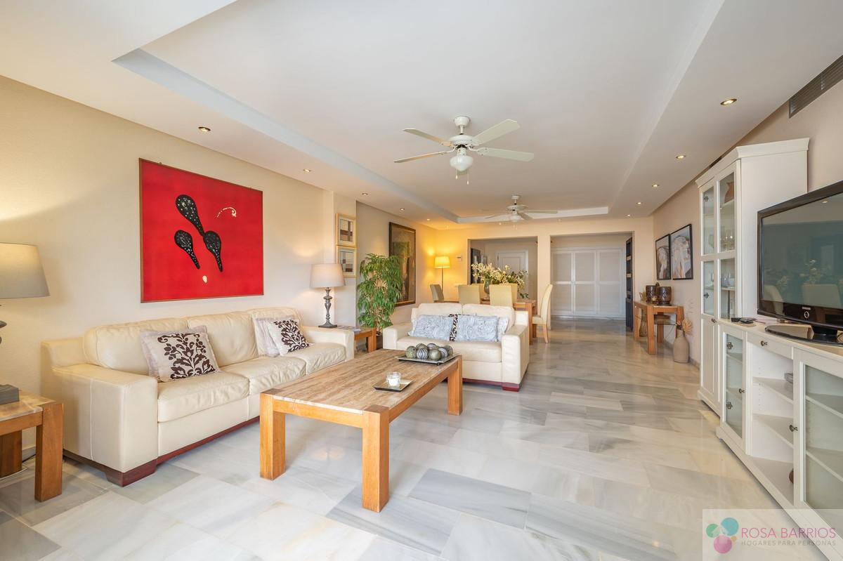 For sale of apartment in Puerto Banús