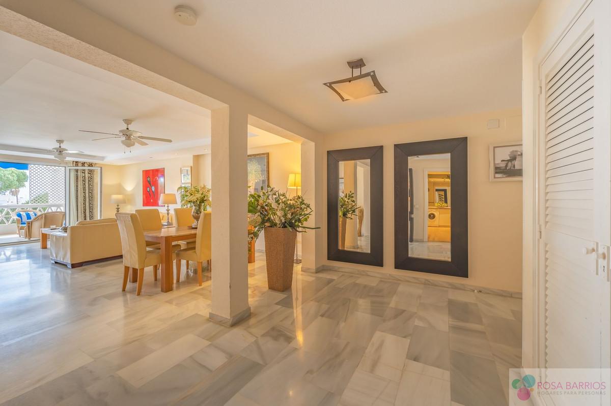 For sale of apartment in Puerto Banús