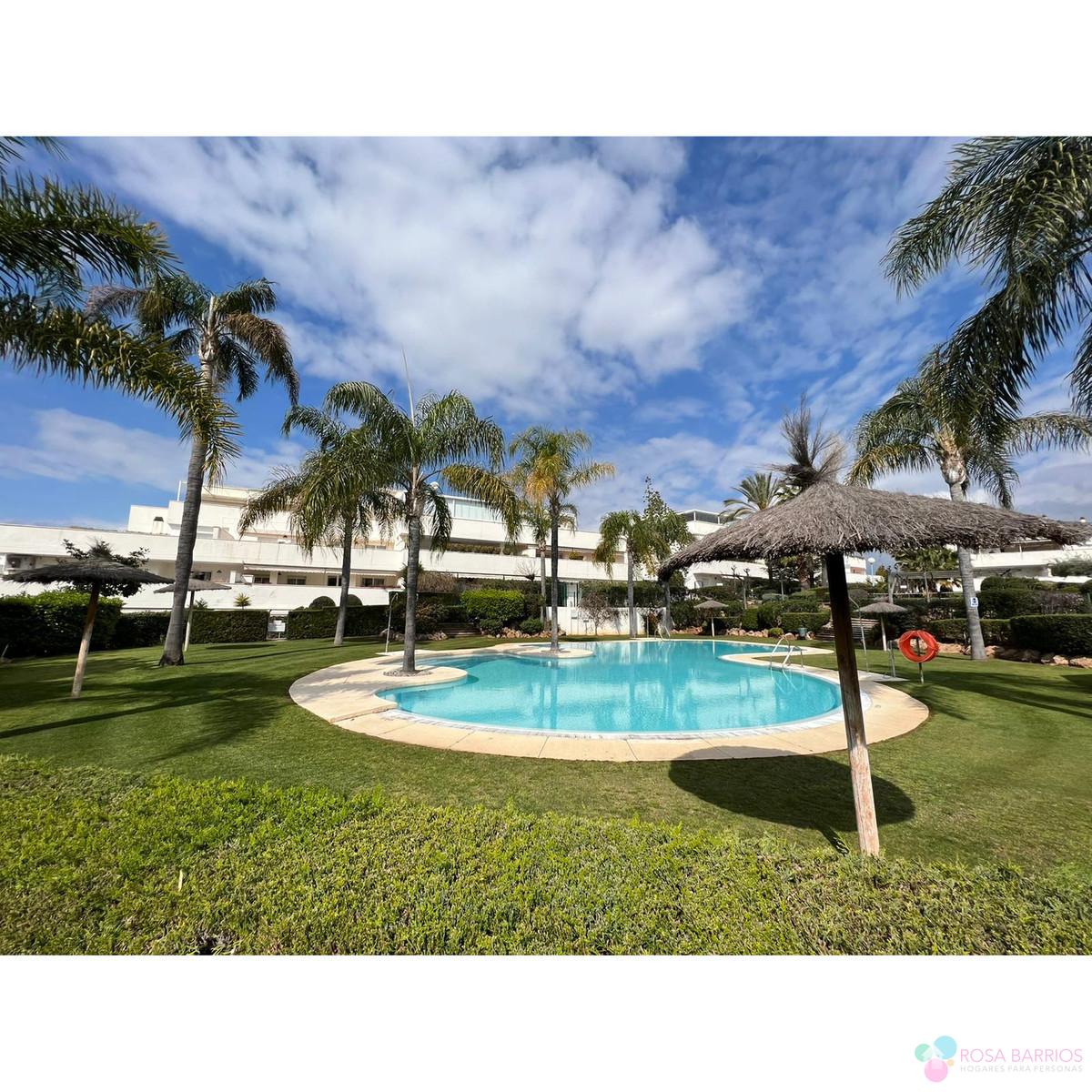 For sale of apartment in Nueva Andalucía