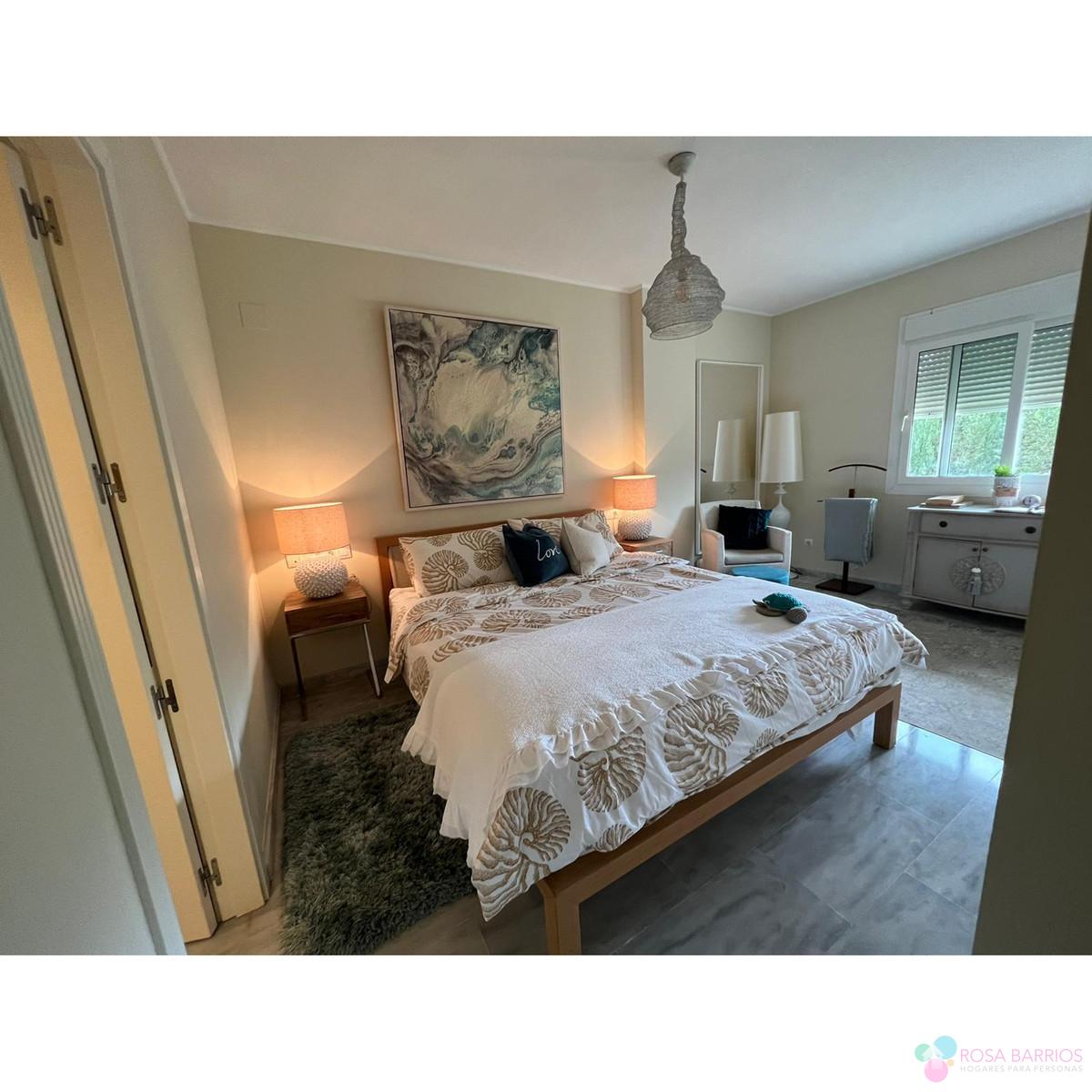 For sale of apartment in Nueva Andalucía