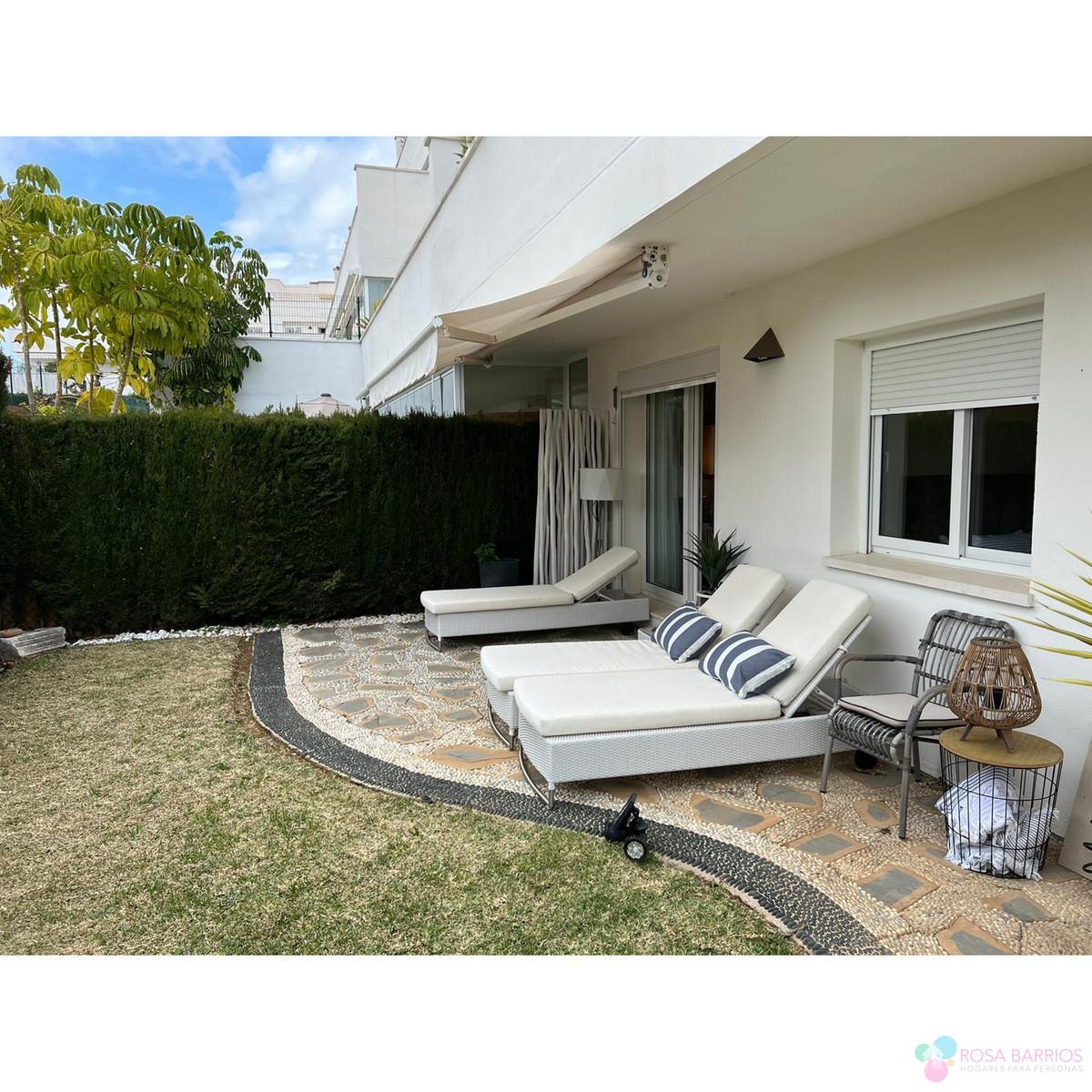 For sale of apartment in Nueva Andalucía