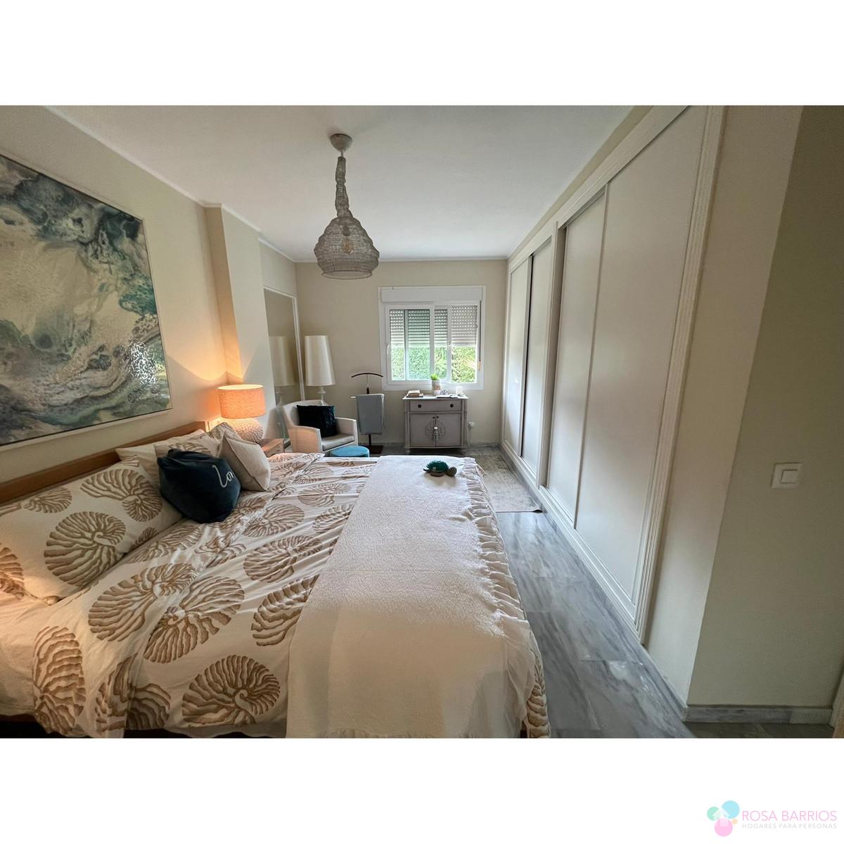 For sale of apartment in Nueva Andalucía
