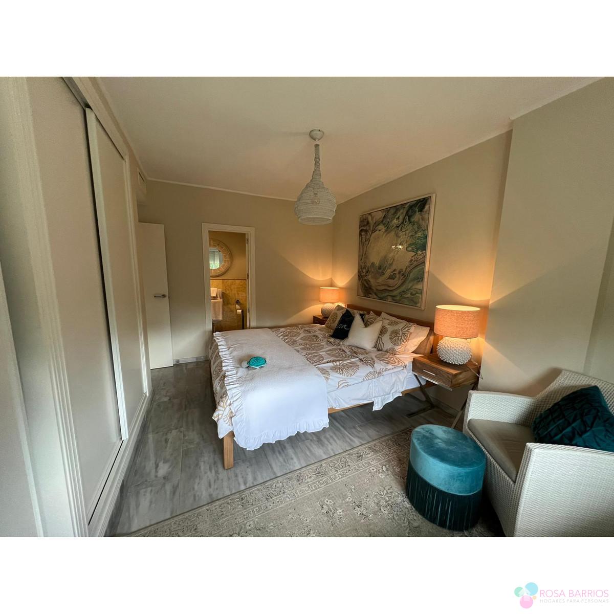 For sale of apartment in Nueva Andalucía