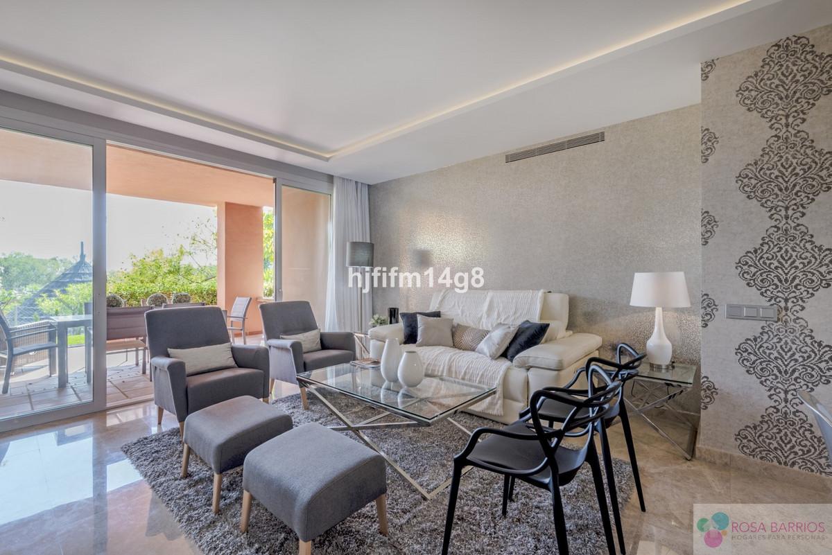 For sale of apartment in Nueva Andalucía