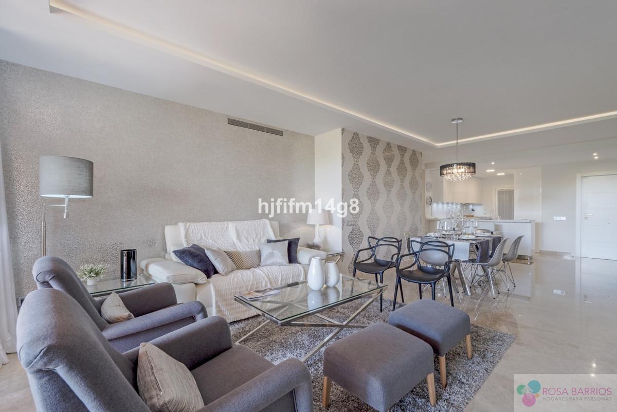 For sale of apartment in Nueva Andalucía
