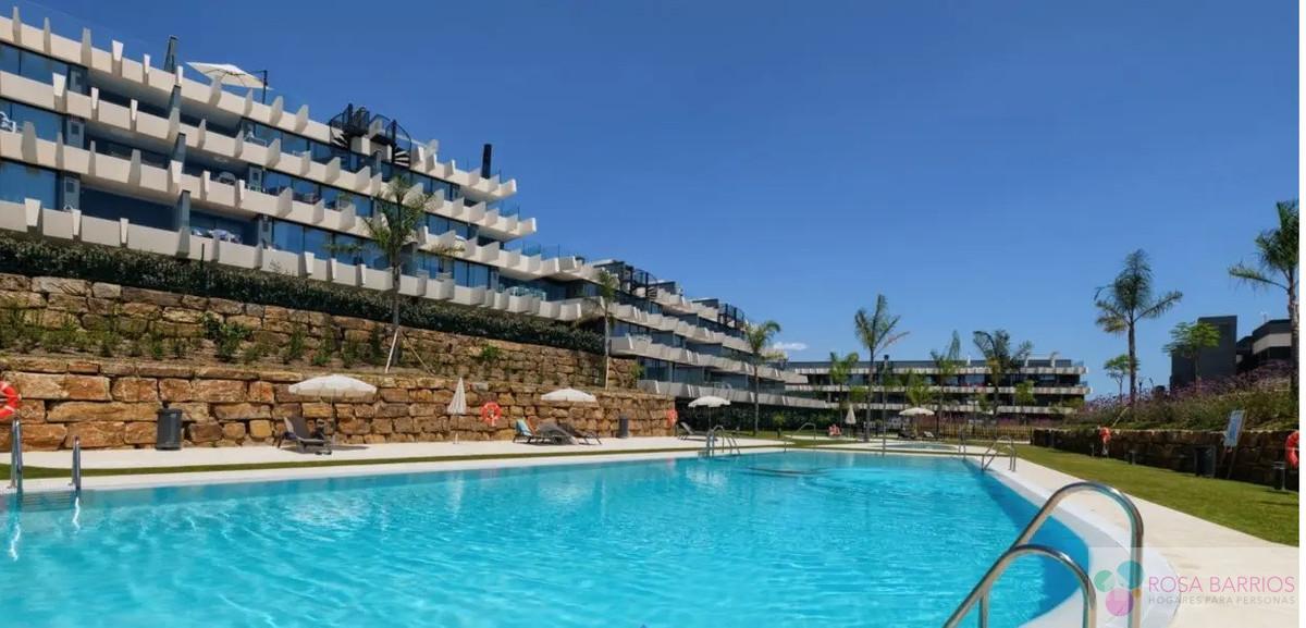 For sale of penthouse in Estepona