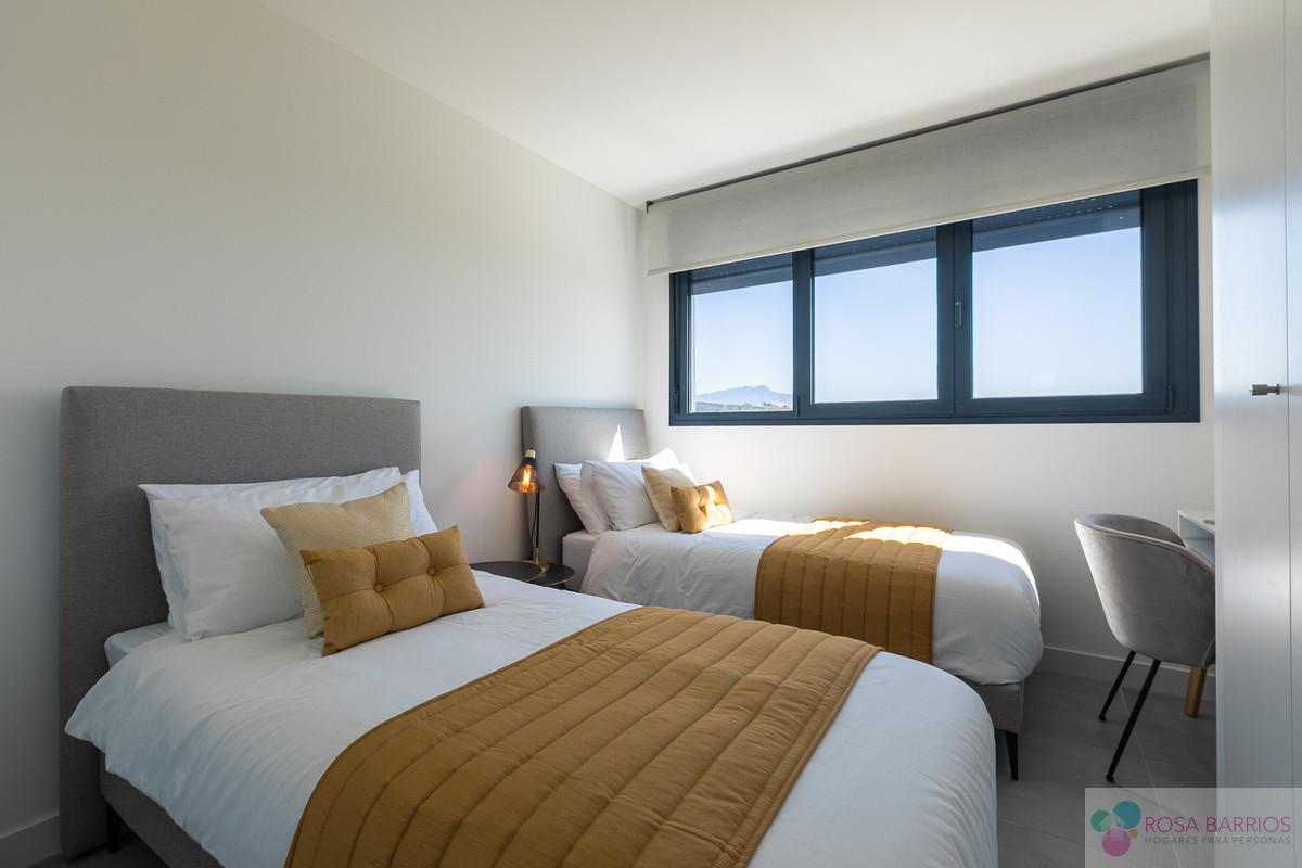 For sale of penthouse in Estepona