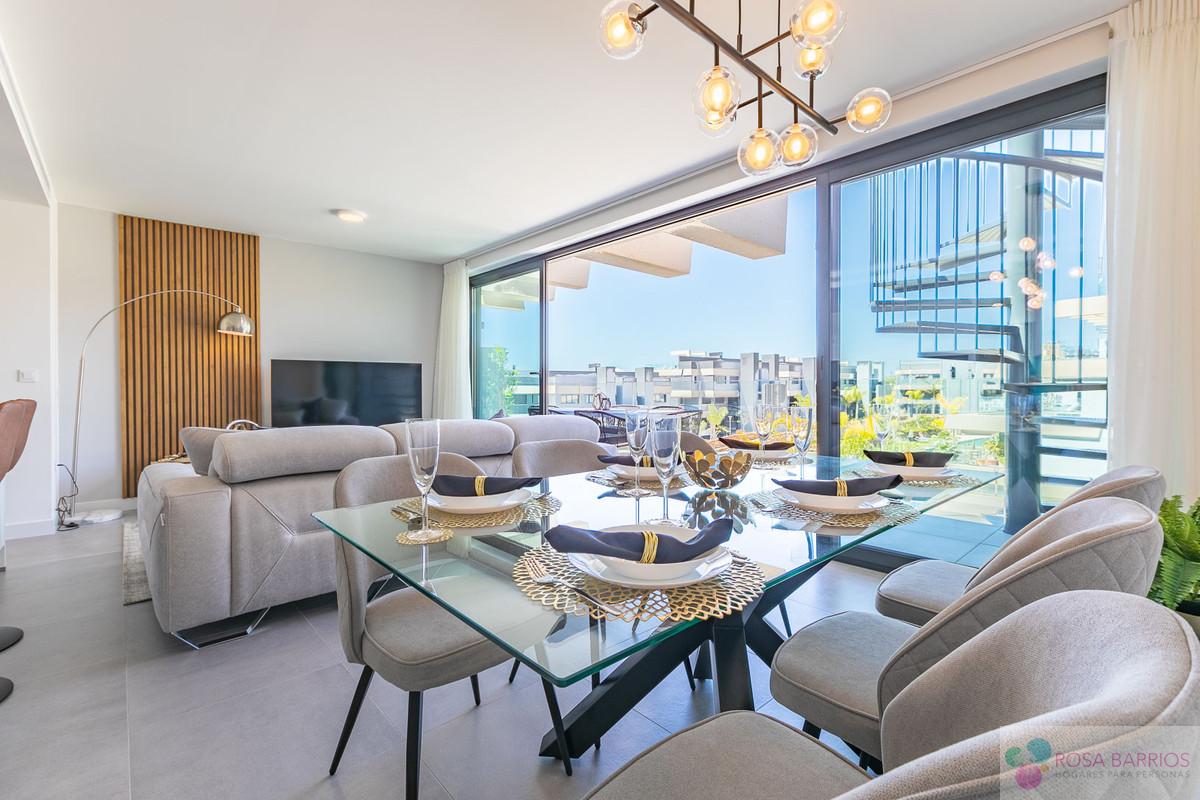 For sale of penthouse in Estepona