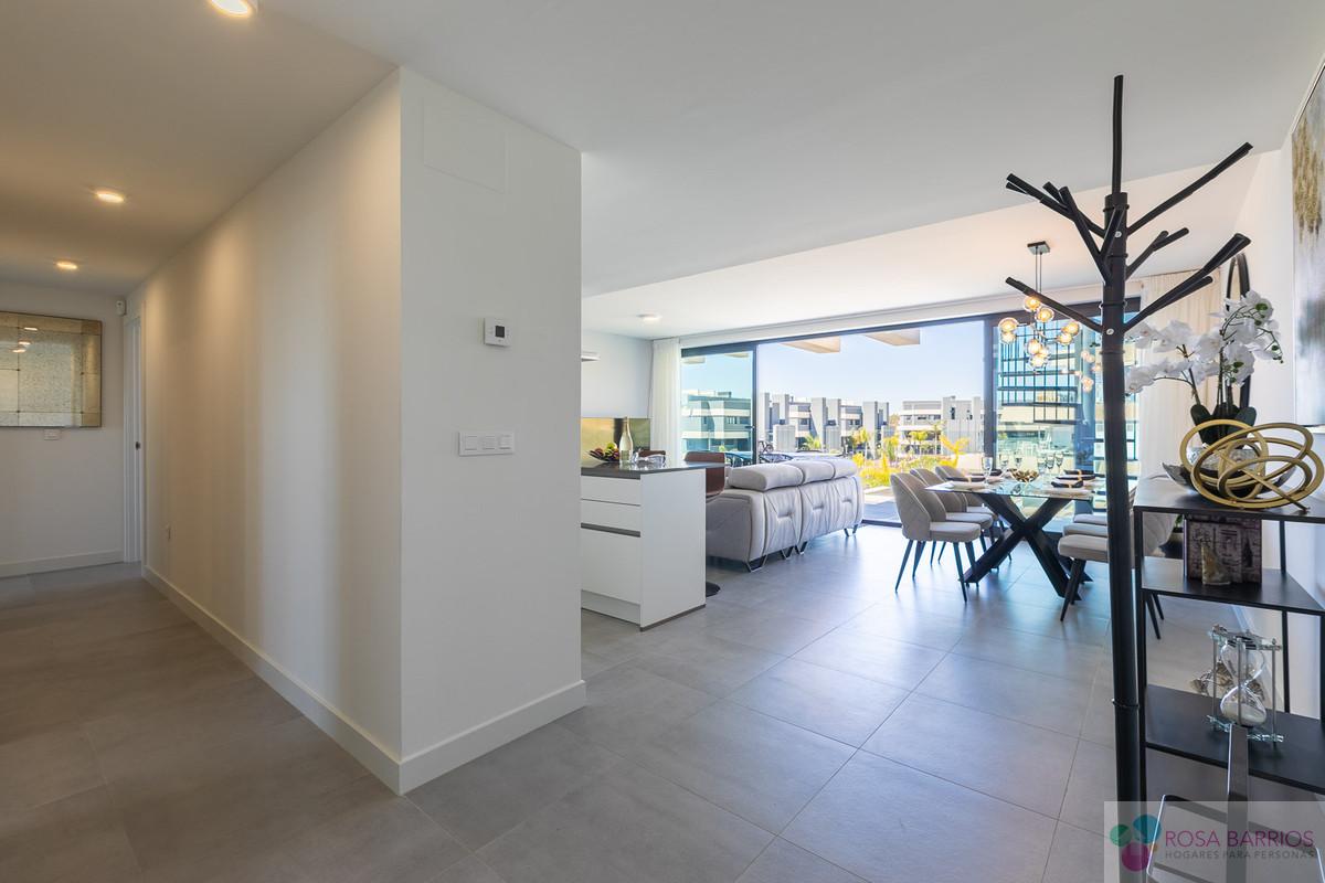 For sale of penthouse in Estepona