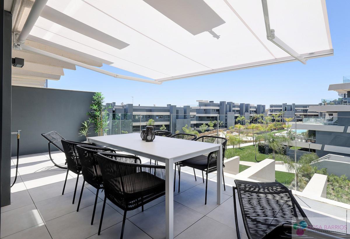 For sale of penthouse in Estepona
