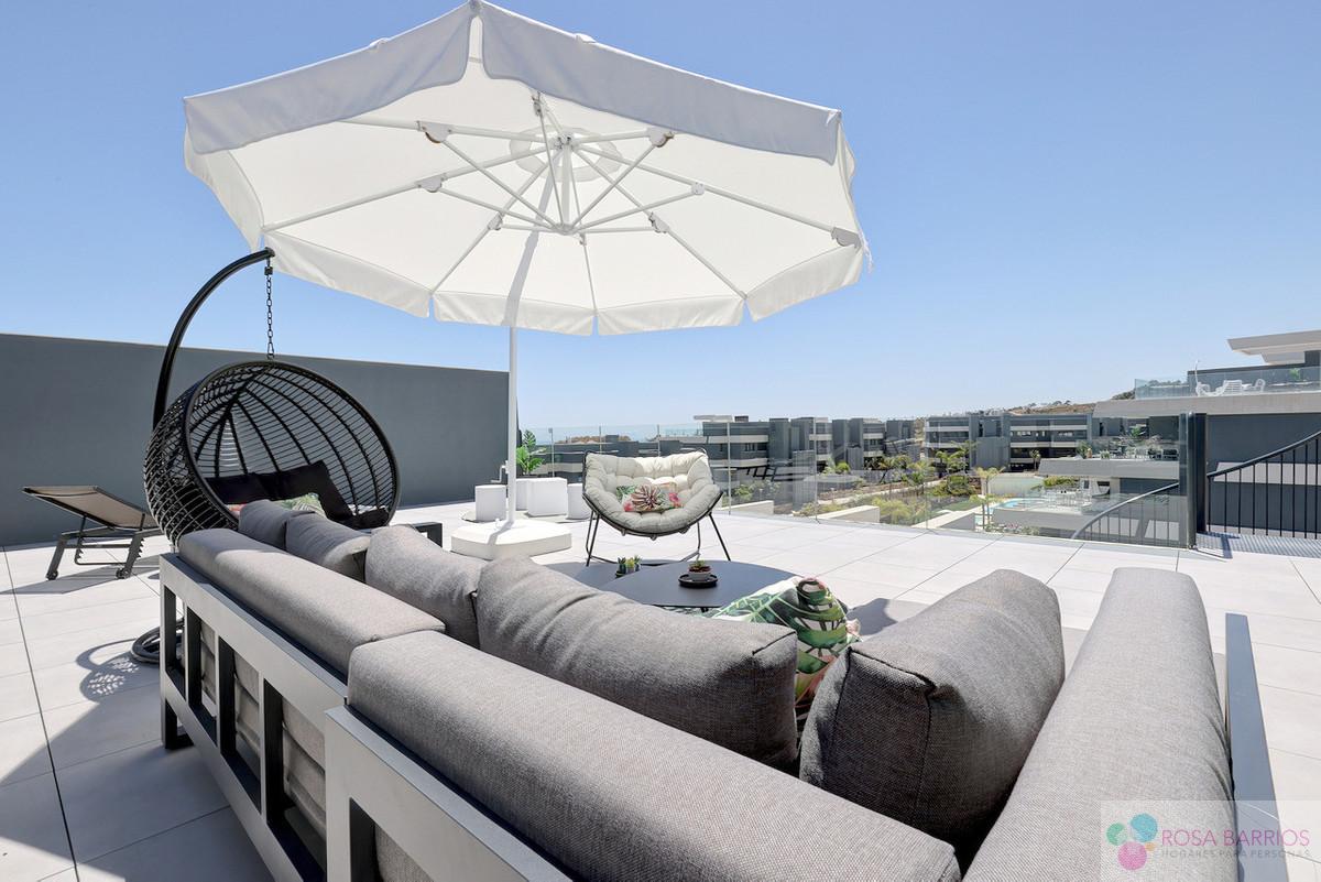For sale of penthouse in Estepona