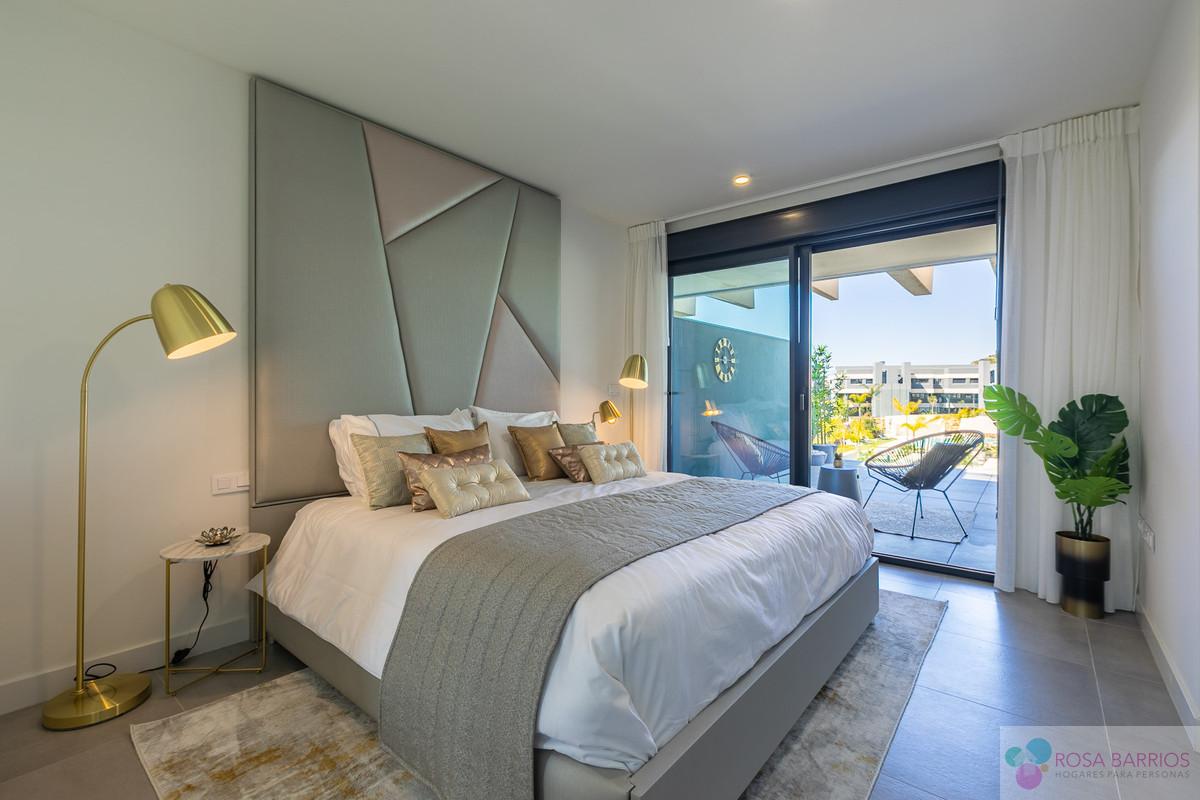For sale of penthouse in Estepona