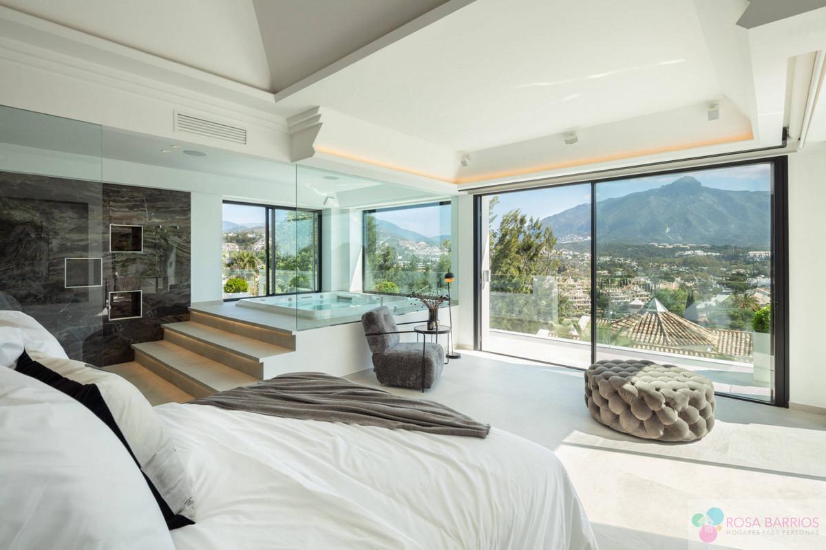 Venta de villa en Nueva Andalucía