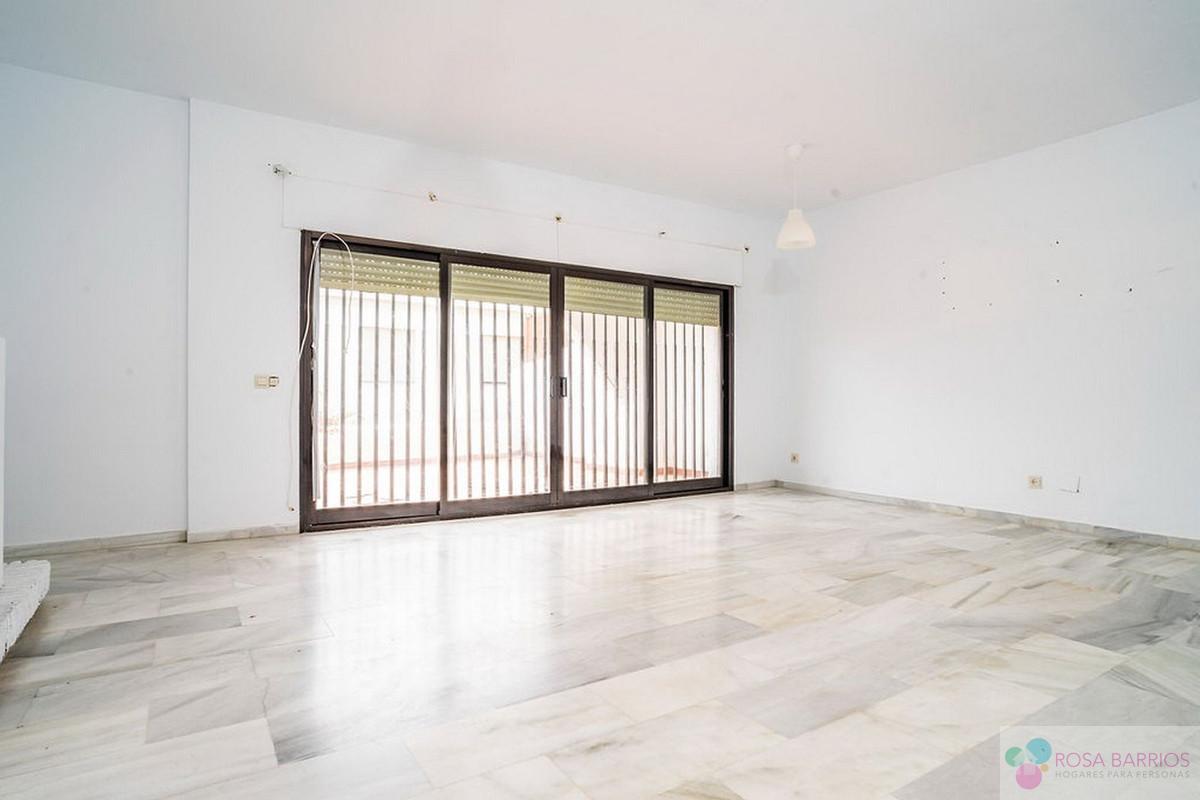 Zu verkaufen von villa in
 Estepona