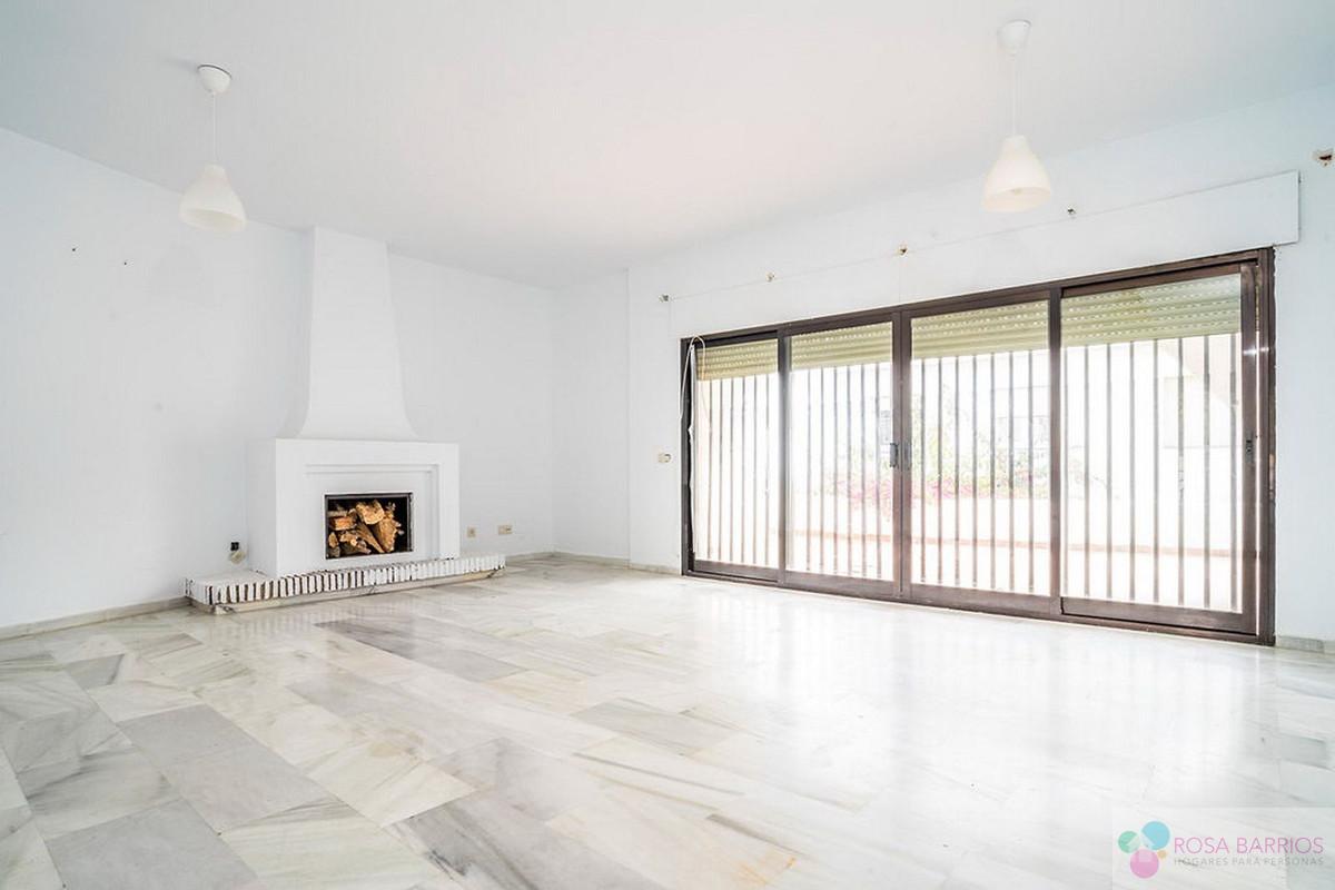 Zu verkaufen von villa in
 Estepona