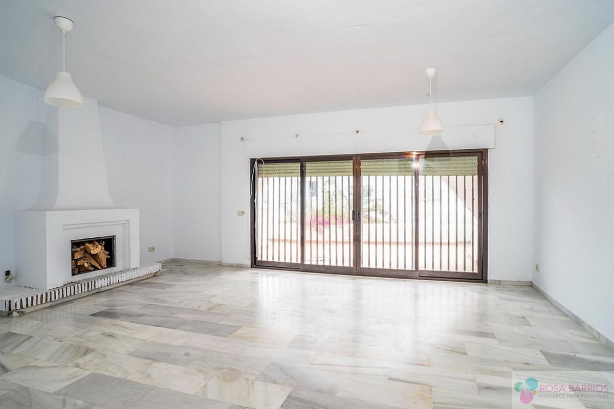 Zu verkaufen von villa in
 Estepona