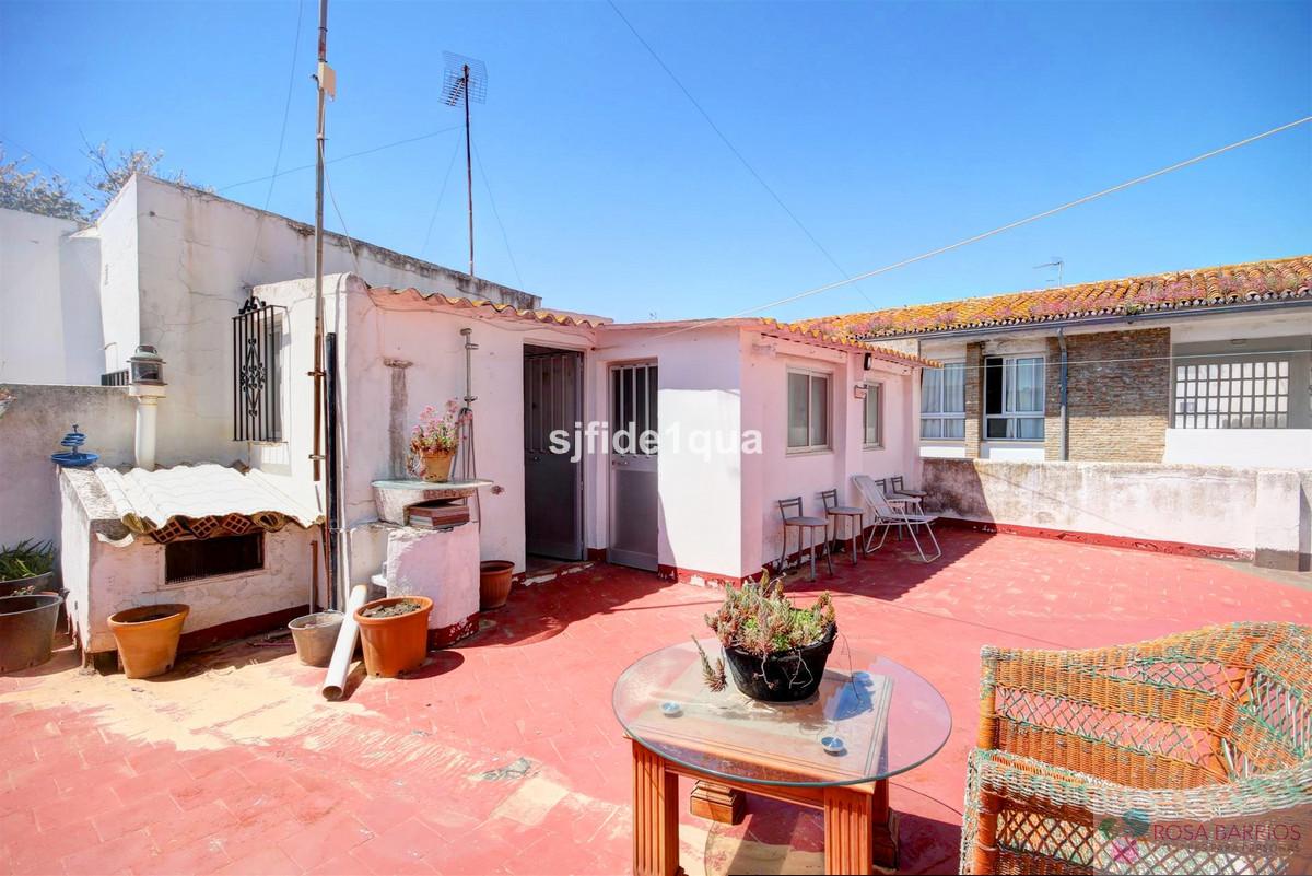 Zu verkaufen von villa in
 Estepona