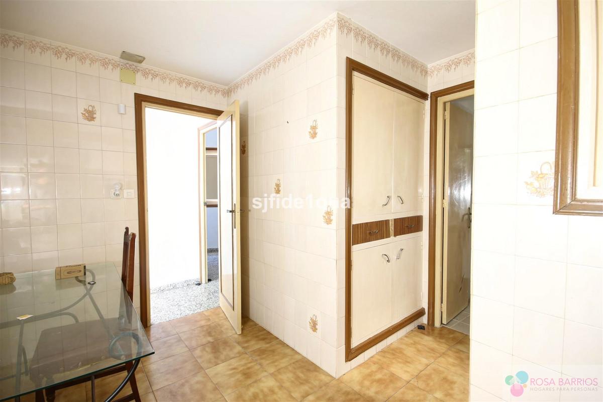 Zu verkaufen von villa in
 Estepona